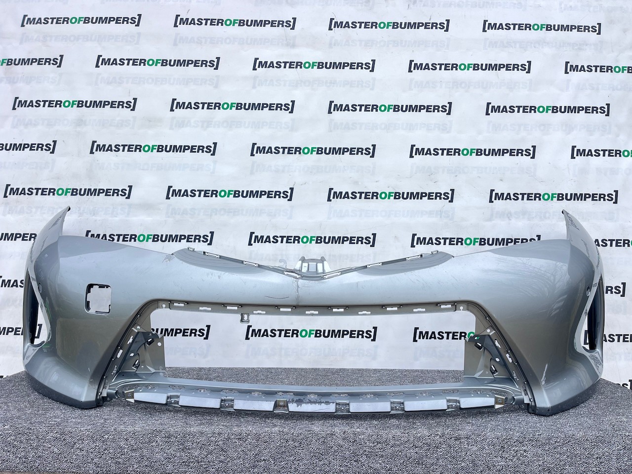 Toyota Auris Mk2 Hybrid Hatchback 2012-2015 Front Bumper 6 Pdc Genuine [t581]
