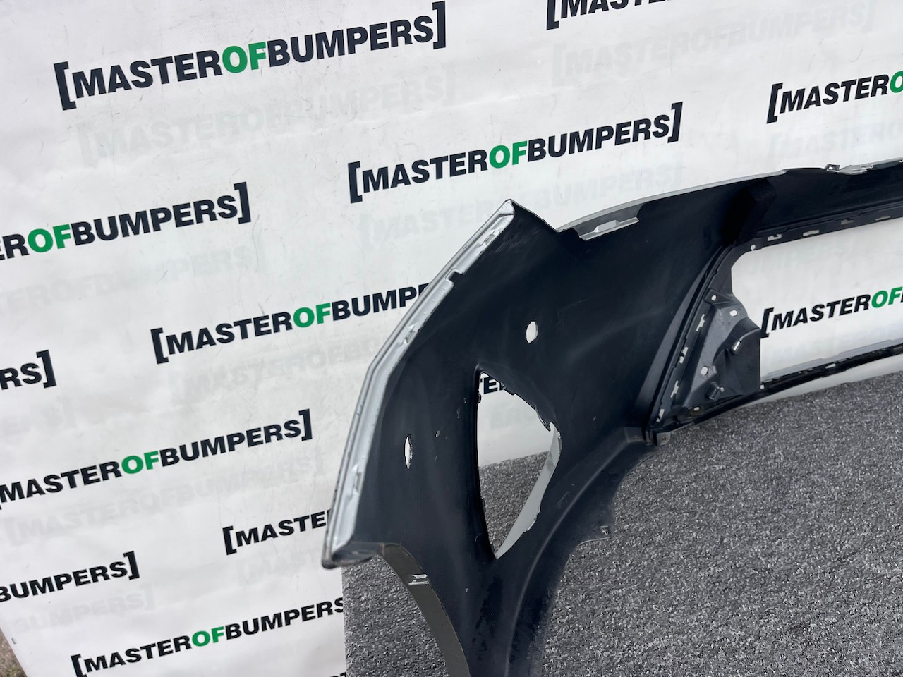 Toyota Auris Mk2 Hybrid Hatchback 2012-2015 Front Bumper 6 Pdc Genuine [t581]