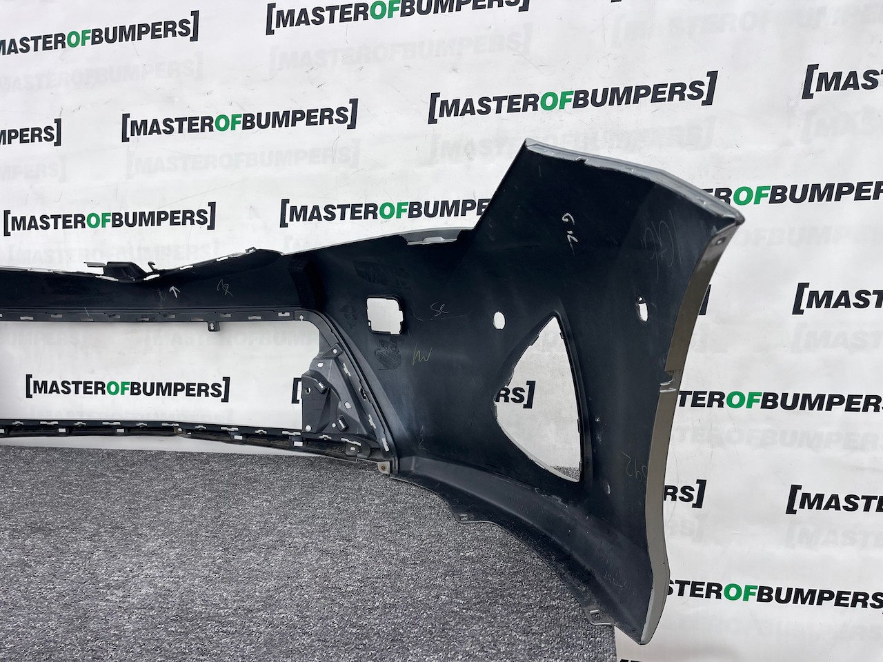 Toyota Auris Mk2 Hybrid Hatchback 2012-2015 Front Bumper 6 Pdc Genuine [t581]