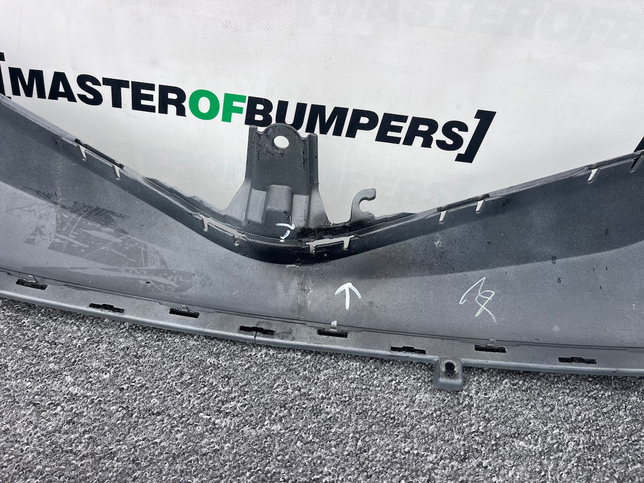 Toyota Auris Mk2 Hybrid Hatchback 2012-2015 Front Bumper 6 Pdc Genuine [t581]