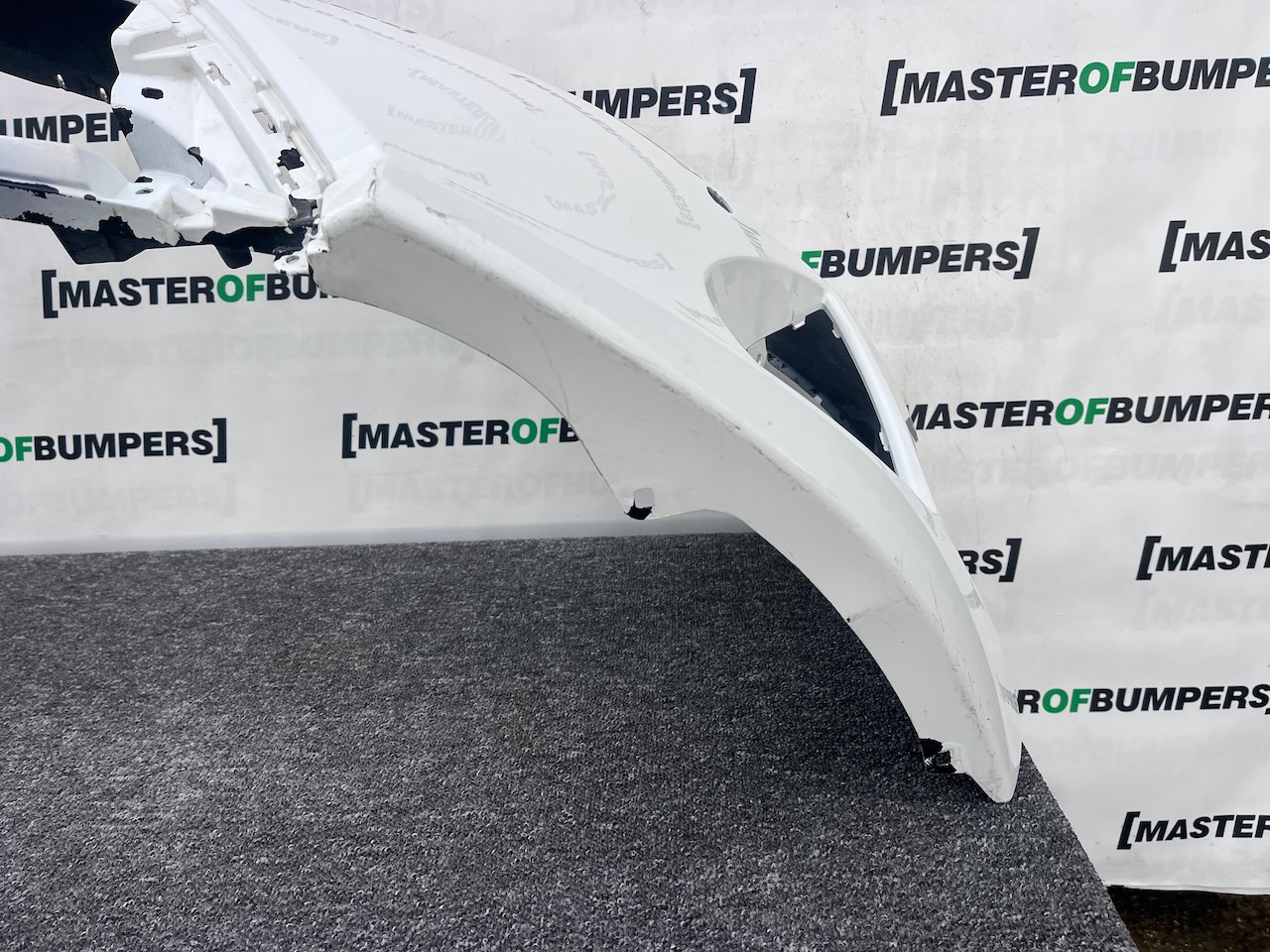 Toyota Auris Mk2 Hybrid Hatchback 2012-2015 Front Bumper 6 Pdc Genuine [t582]