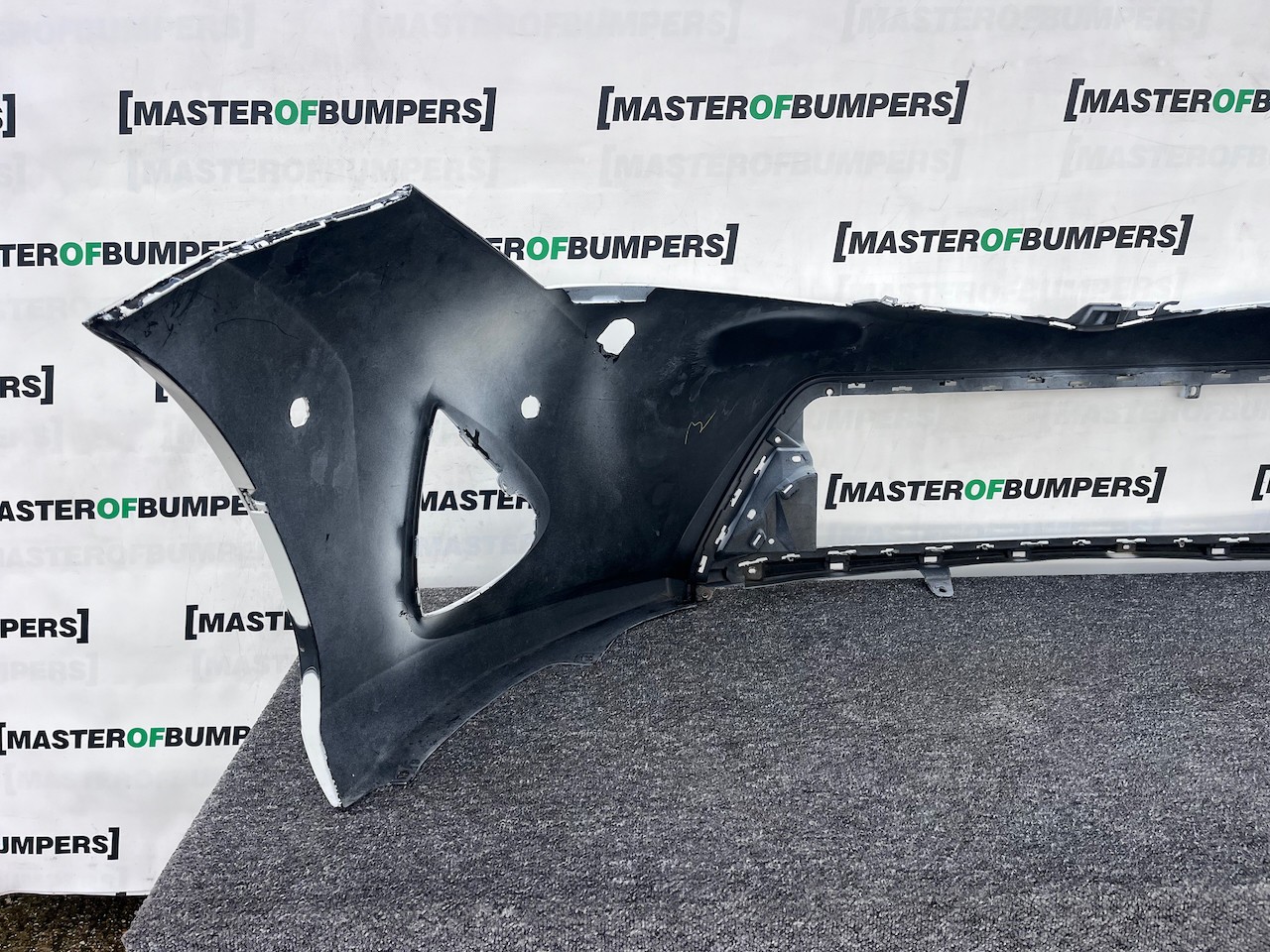 Toyota Auris Mk2 Hybrid Hatchback 2012-2015 Front Bumper 6 Pdc Genuine [t582]