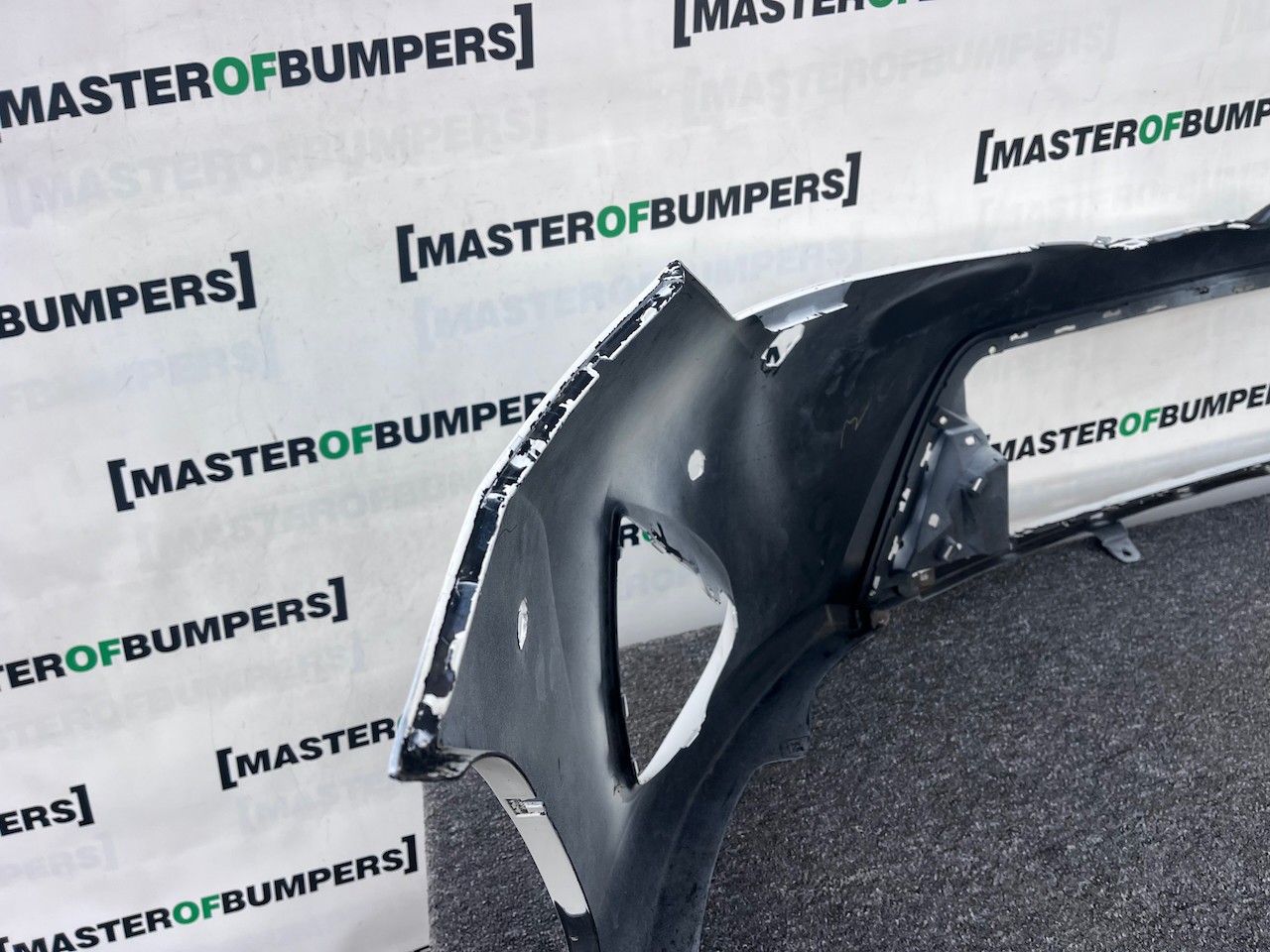 Toyota Auris Mk2 Hybrid Hatchback 2012-2015 Front Bumper 6 Pdc Genuine [t582]