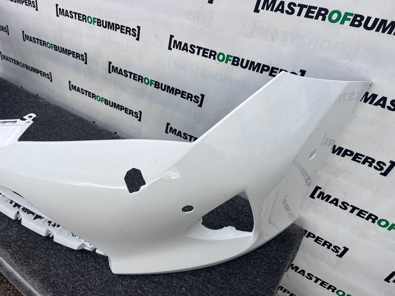 Toyota Auris Mk2 Hybrid Hatchback 2012-2015 Front Bumper 6 Pdc Genuine [t582]