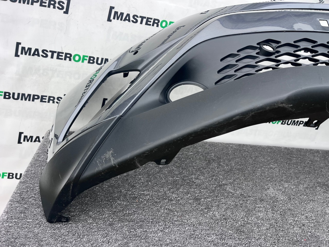 Toyota C-hr Chr Excel Dynamic 2016-2020 Front Bumper 6 Pdc Genuine [t598]