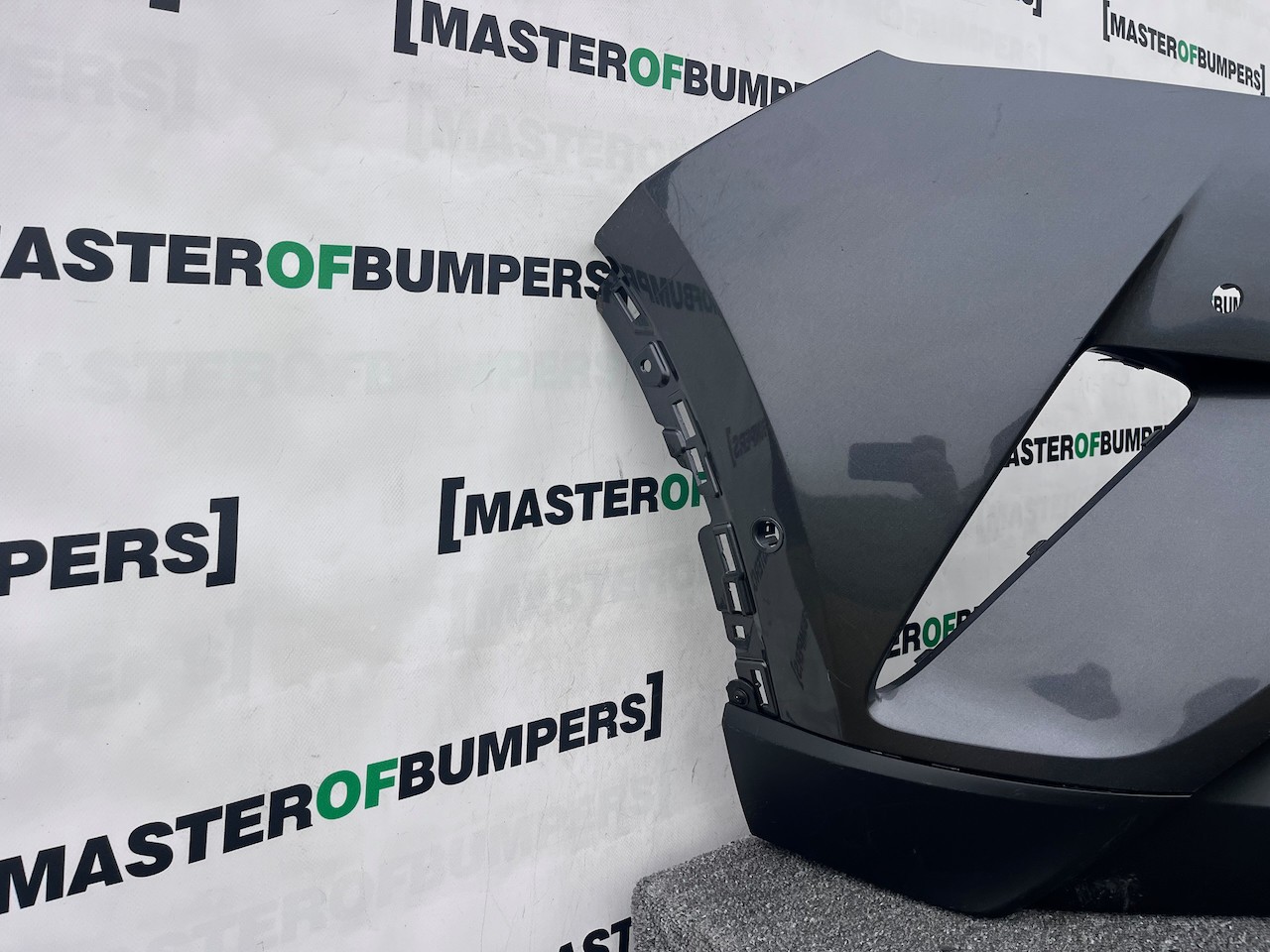 Toyota C-hr Chr Excel Dynamic 2016-2020 Front Bumper 6 Pdc Genuine [t598]