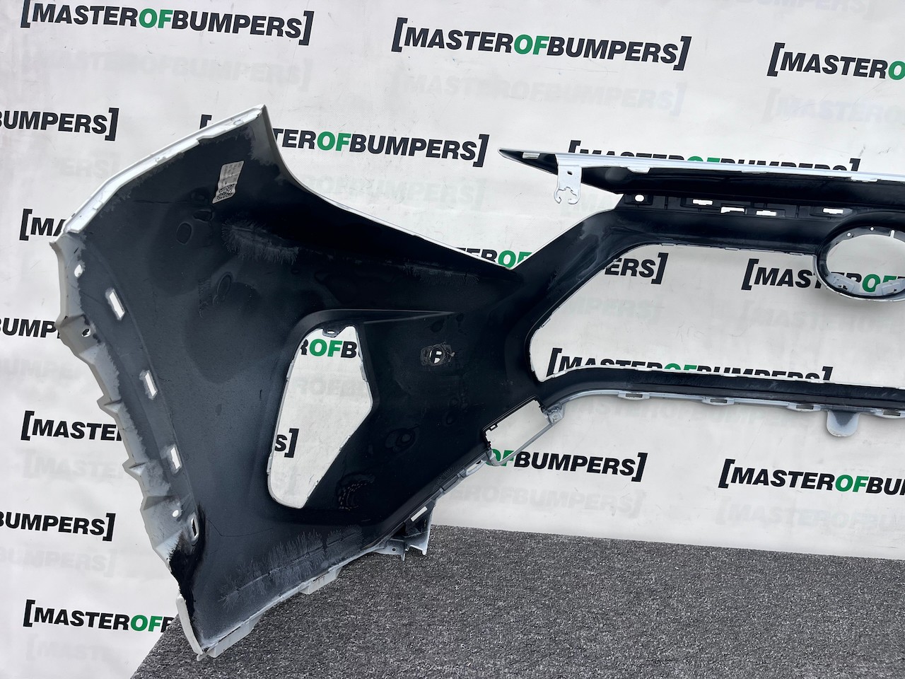 Toyota Rav 4 Hybrid Dynamic 2018-2023 Front Bumper 4 Pdc No Jet Genuine [t586]