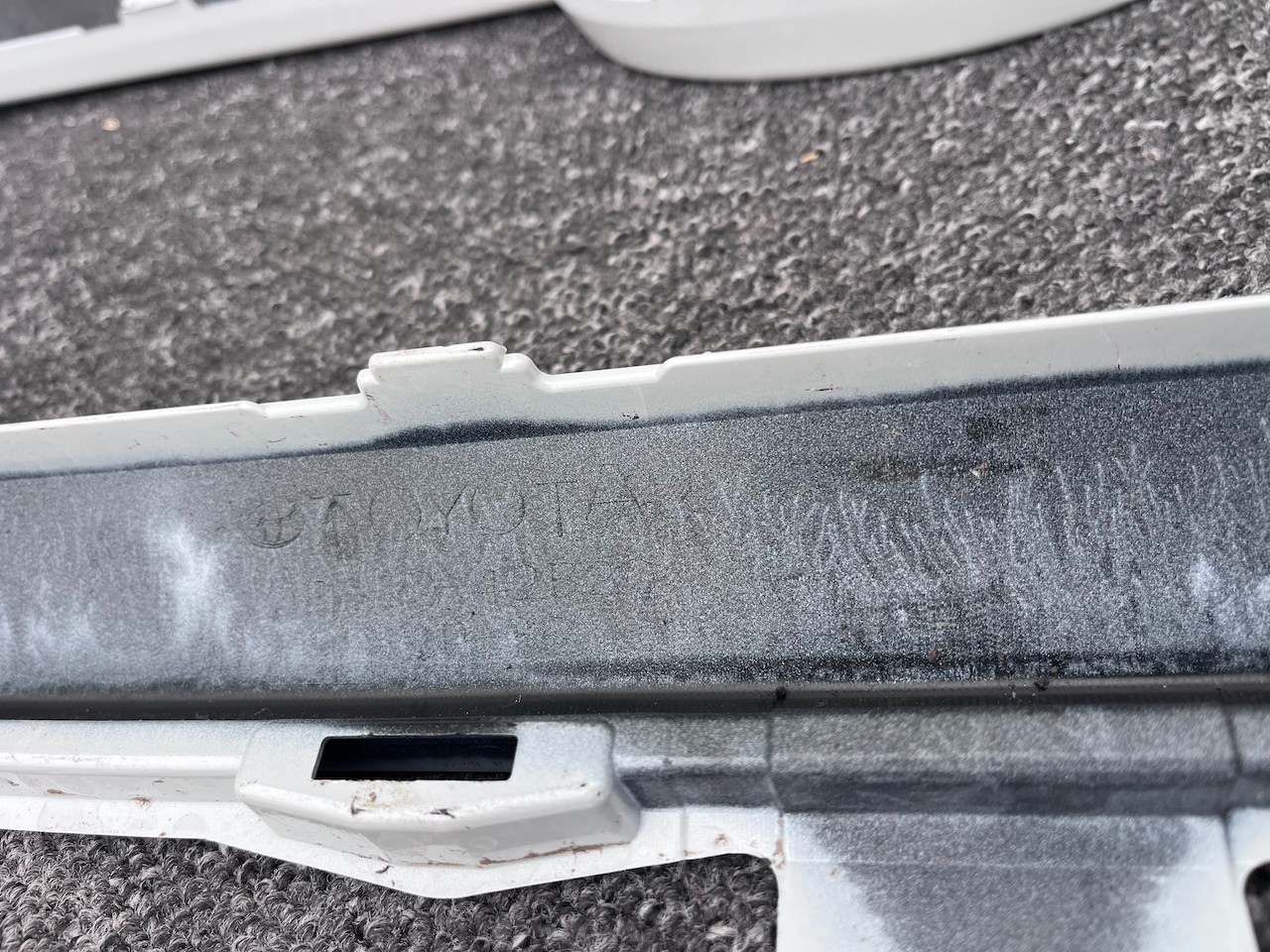 Toyota Rav 4 Hybrid Dynamic 2018-2023 Front Bumper 4 Pdc No Jet Genuine [t586]