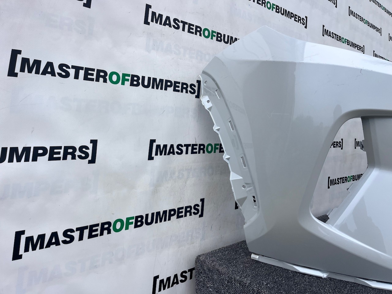 Toyota Rav 4 Hybrid Dynamic 2018-2023 Front Bumper 4 Pdc No Jet Genuine [t586]