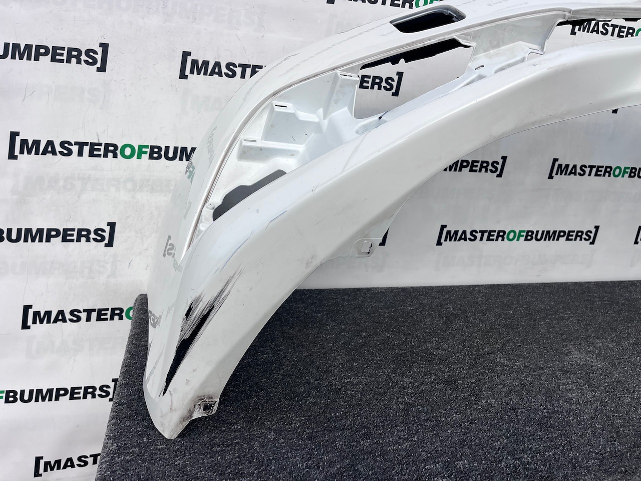 Toyota Auris Mk2 Lift Hybrid Hatchb 2015-2018 Front Bumper No Pdc Genuine [t608]