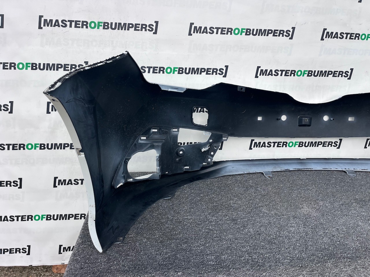 Toyota Auris Mk2 Lift Hybrid Hatchb 2015-2018 Front Bumper No Pdc Genuine [t608]