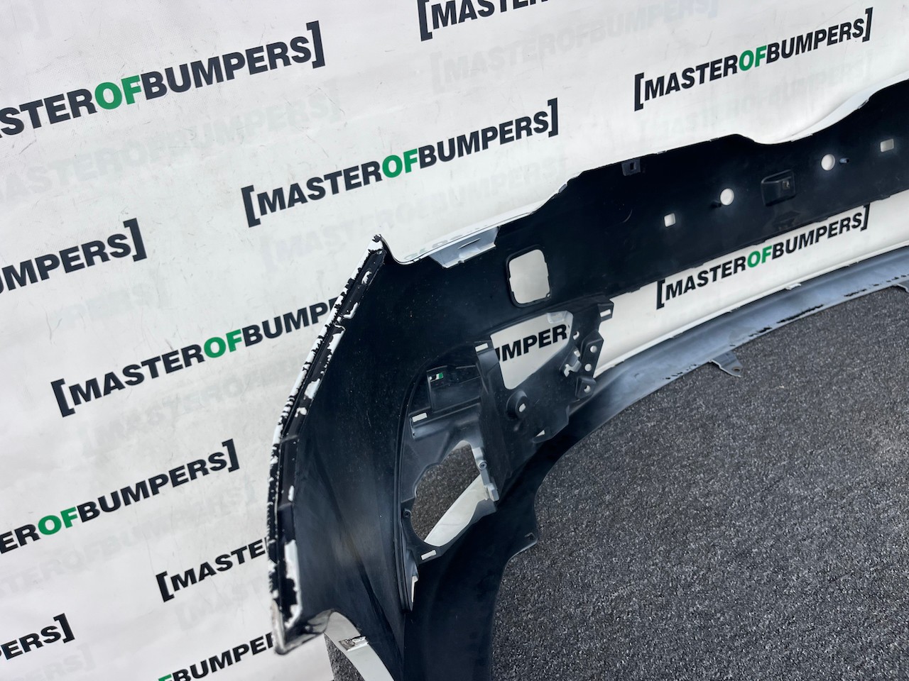 Toyota Auris Mk2 Lift Hybrid Hatchb 2015-2018 Front Bumper No Pdc Genuine [t608]