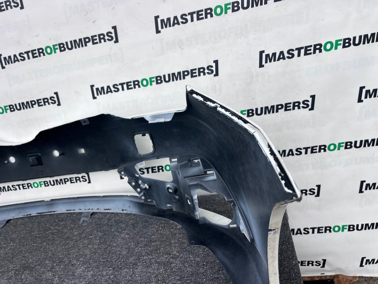 Toyota Auris Mk2 Lift Hybrid Hatchb 2015-2018 Front Bumper No Pdc Genuine [t608]