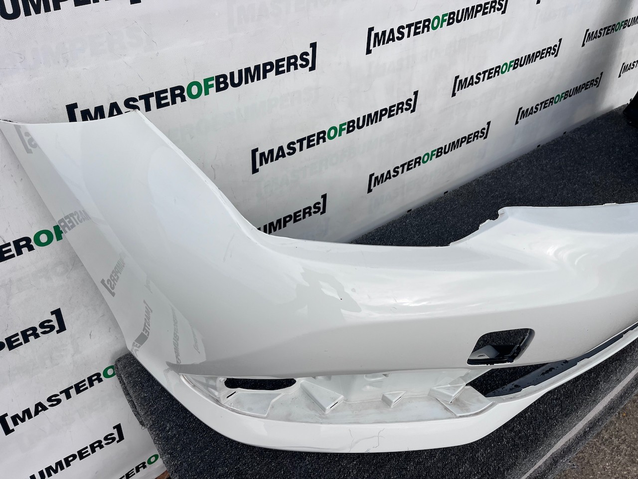Toyota Auris Mk2 Lift Hybrid Hatchb 2015-2018 Front Bumper No Pdc Genuine [t608]