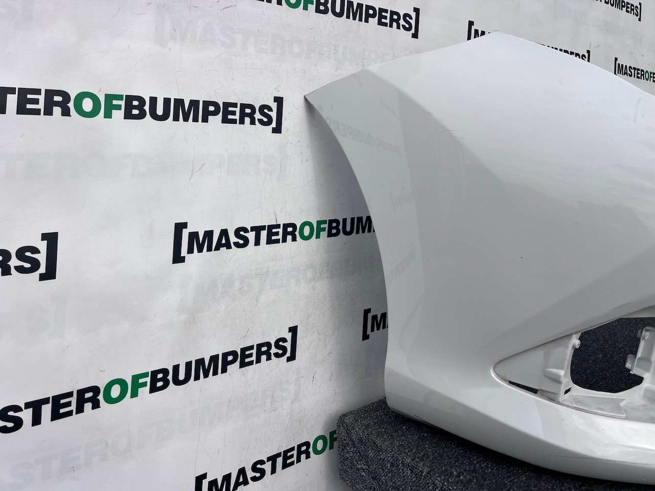 Toyota Auris Mk2 Lift Hybrid Hatchb 2015-2018 Front Bumper No Pdc Genuine [t608]