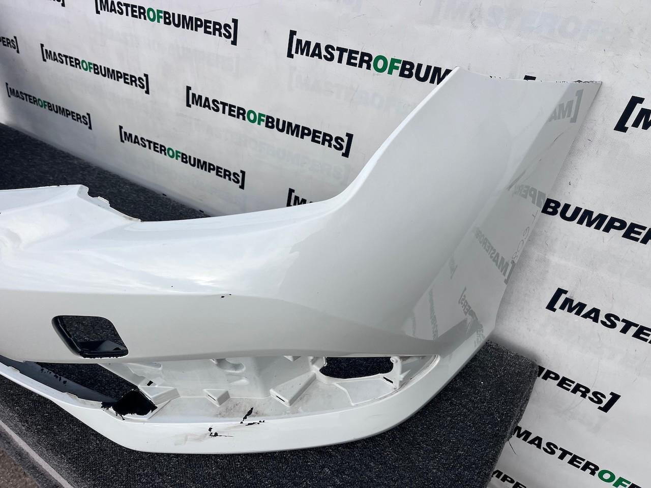 Toyota Auris Mk2 Lift Hybrid Hatchb 2015-2018 Front Bumper No Pdc Genuine [t608]