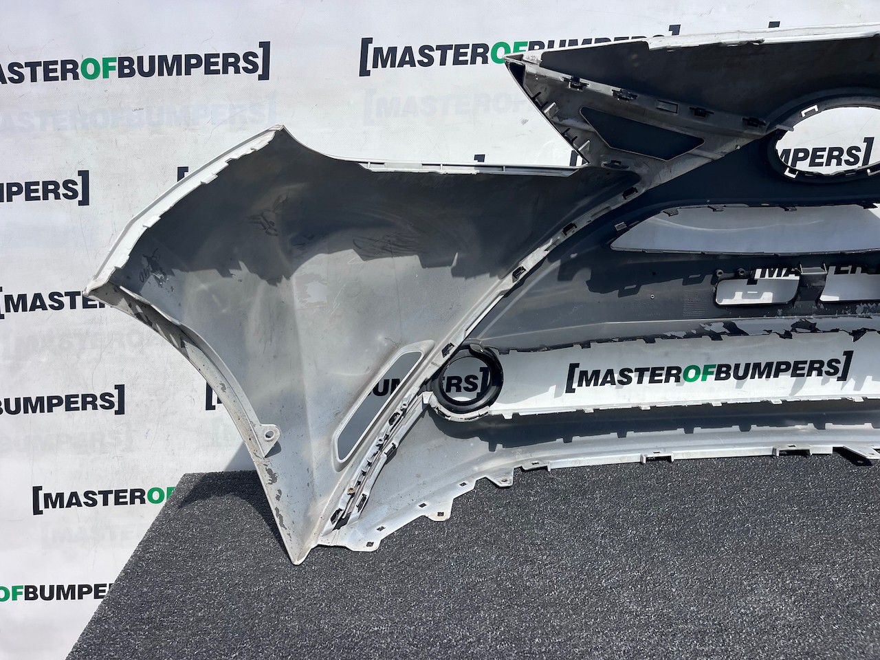 Toyota Aygo Style Trend Hatchback 2014-2017 Front Bumper Genuine [t635]