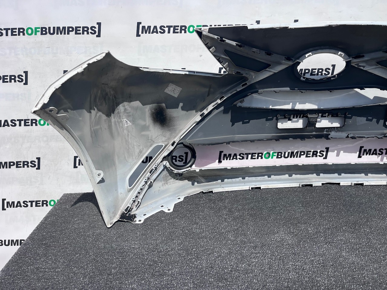 Toyota Aygo Style Trend Hatchback 2014-2017 Front Bumper Genuine [t634]