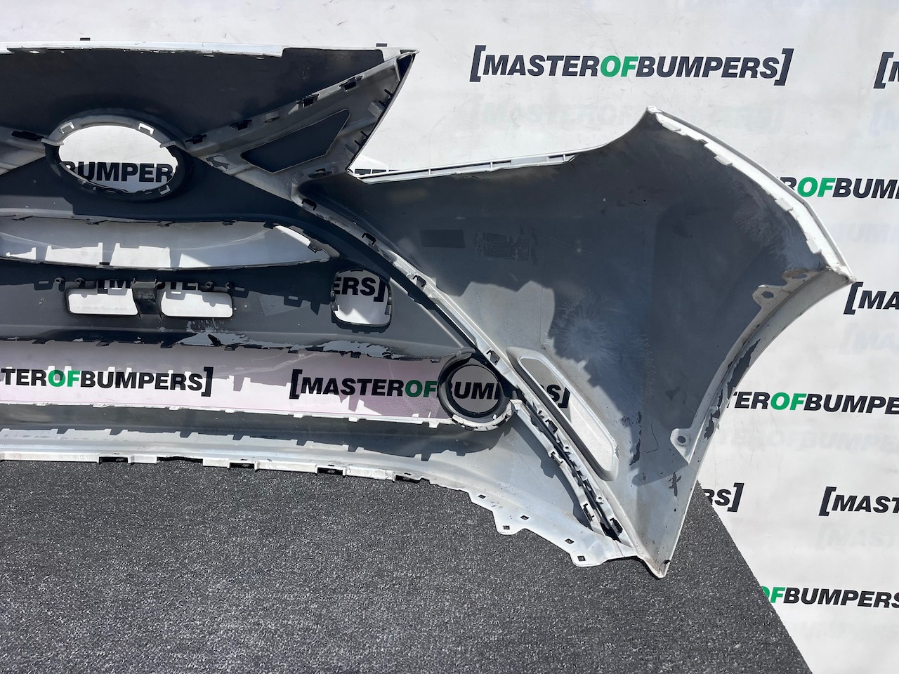 Toyota Aygo Style Trend Hatchback 2014-2017 Front Bumper Genuine [t634]