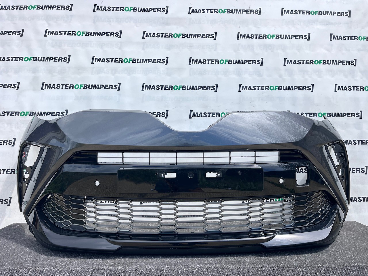 Toyota C-hr Chr Gr Sport Mk1 Lift 2021-2023 Front Bumper 6 Pdc Genuine [t649]