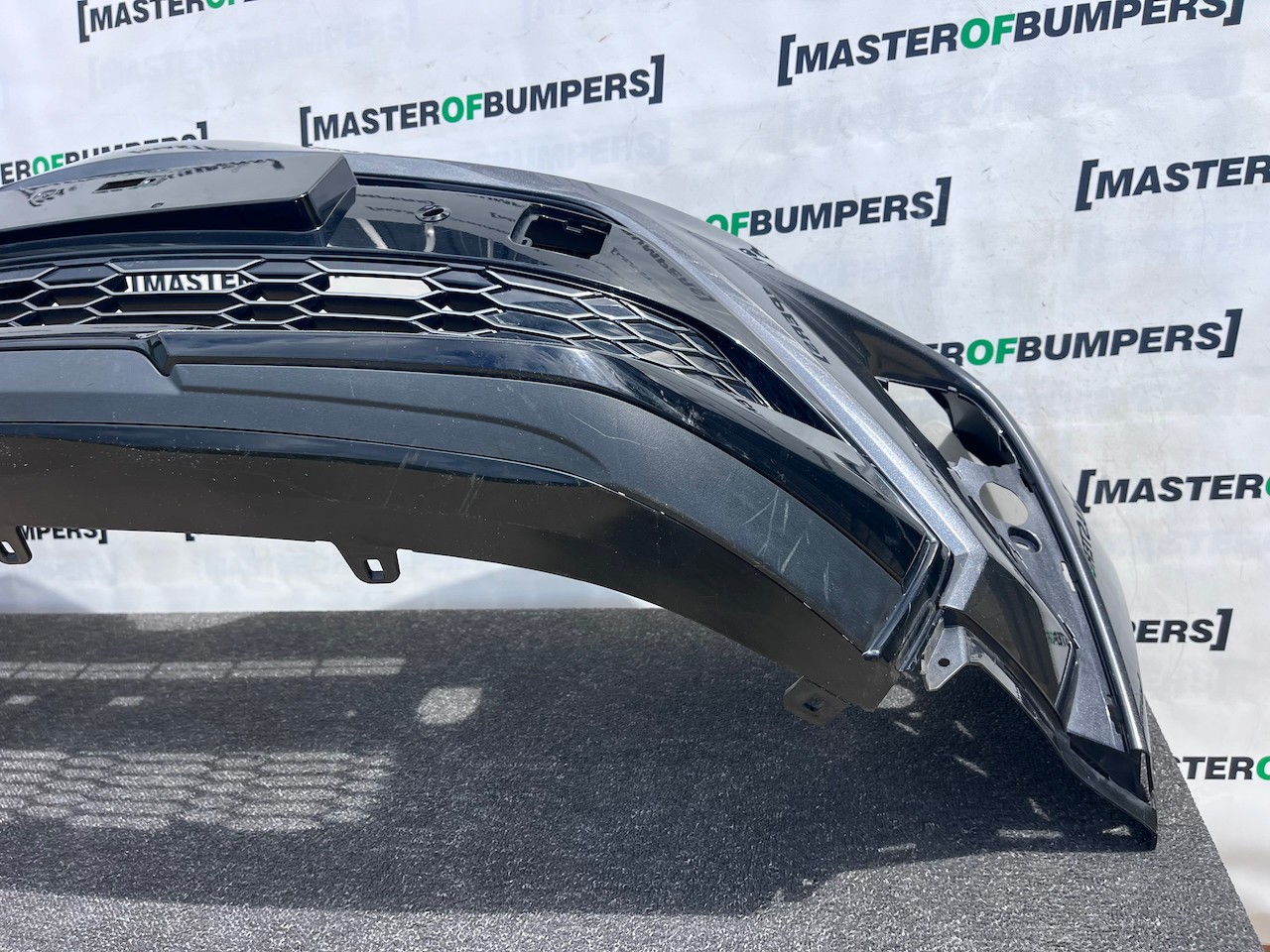 Toyota C-hr Chr Gr Sport Mk1 Lift 2021-2023 Front Bumper 6 Pdc Genuine [t649]