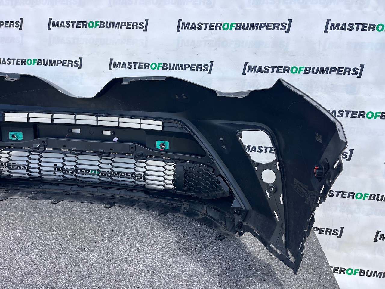 Toyota C-hr Chr Gr Sport Mk1 Lift 2021-2023 Front Bumper 6 Pdc Genuine [t649]