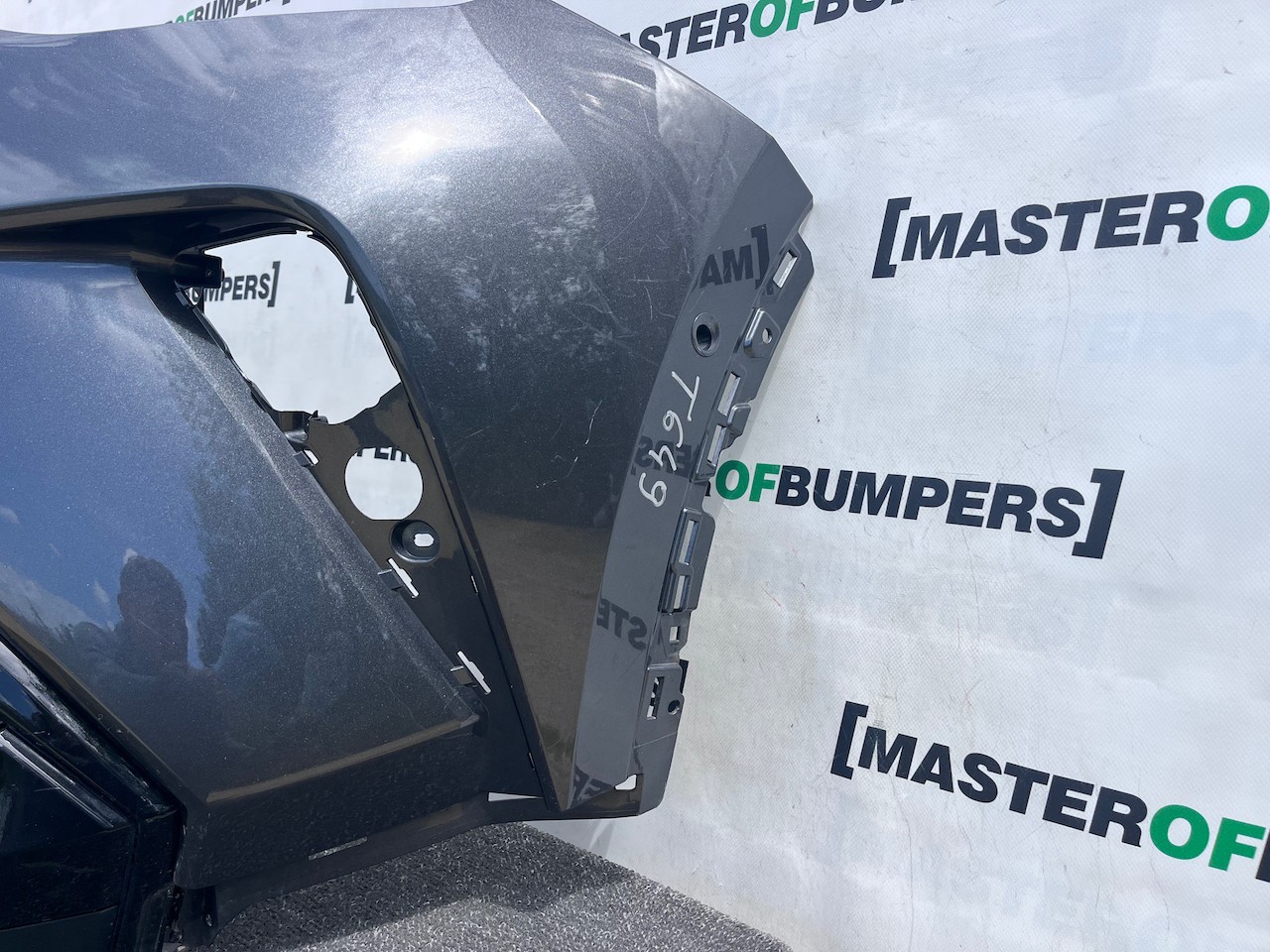 Toyota C-hr Chr Gr Sport Mk1 Lift 2021-2023 Front Bumper 6 Pdc Genuine [t649]