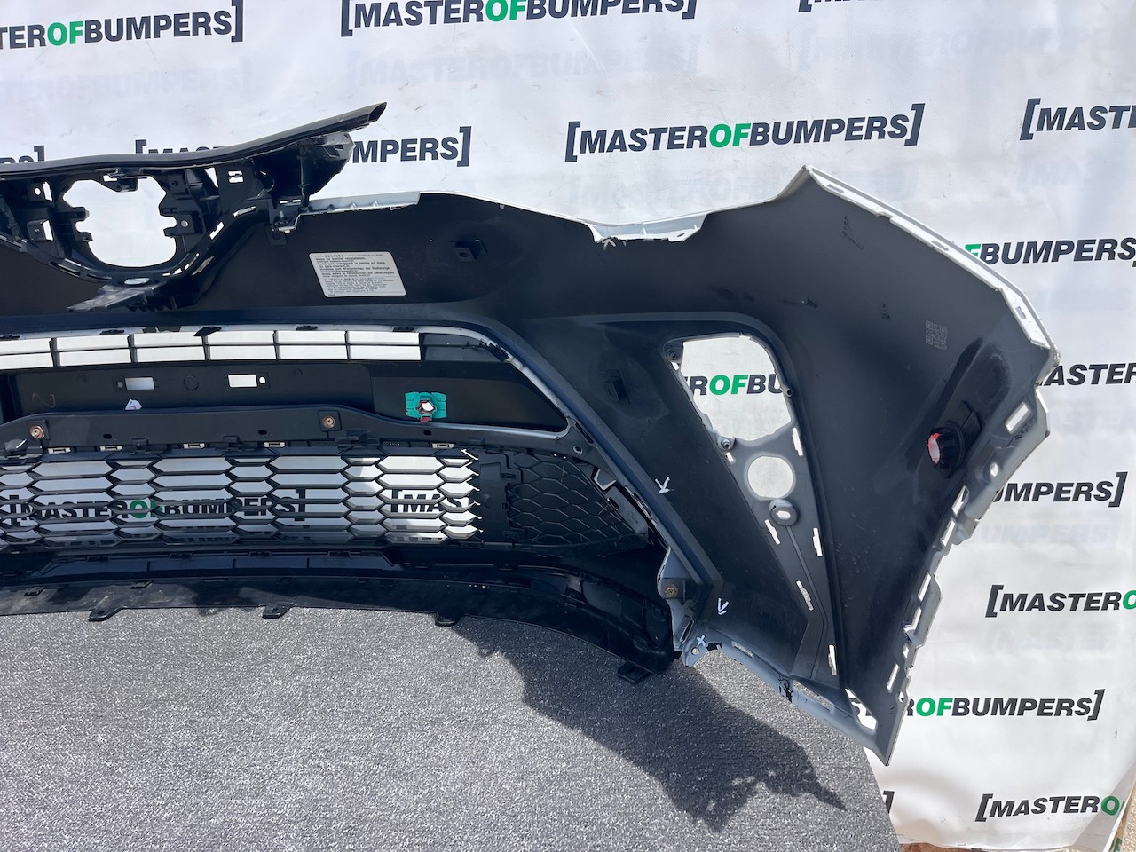 Toyota C-hr Chr Gr Sport Mk1 Lift 2021-2023 Front Bumper 6 Pdc Genuine [t636]