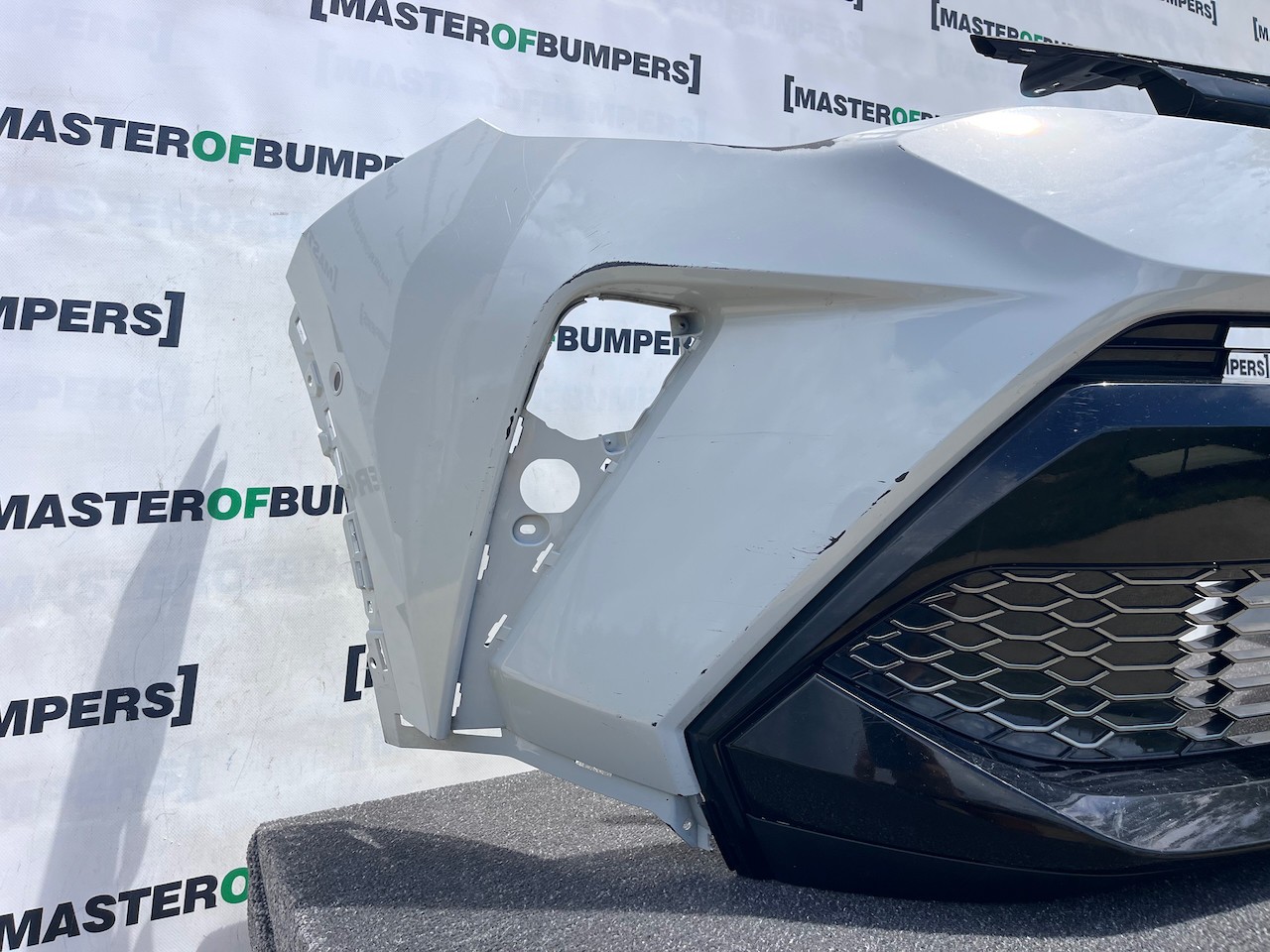 Toyota C-hr Chr Gr Sport Mk1 Lift 2021-2023 Front Bumper 6 Pdc Genuine [t636]