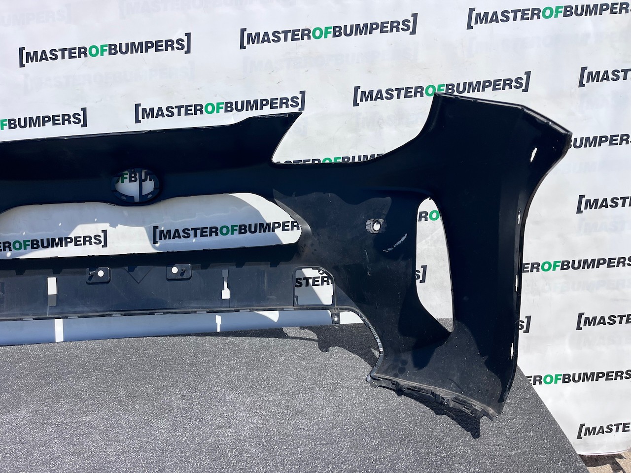 Toyota Yaris Cross Hybrid Excell 2022-2025 Front Bumper 4 Pdc Genuine [t640]