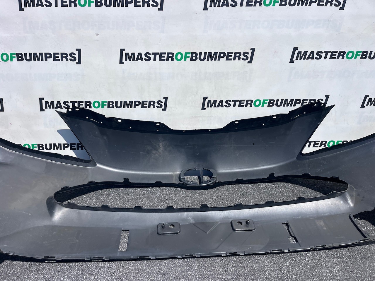 Toyota Yaris Cross Hybrid Excell 2022-2025 Front Bumper 4 Pdc Genuine [t640]