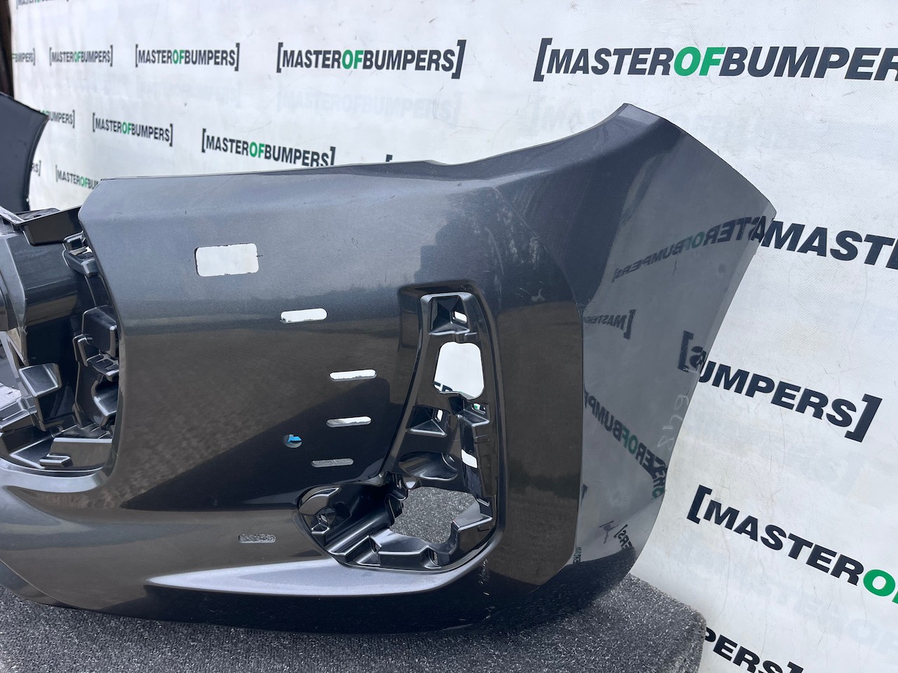 Toyota Hilux Gr Sport Mk8 Lift 2021-2024 Front Bumper Jets Genuine [t648]