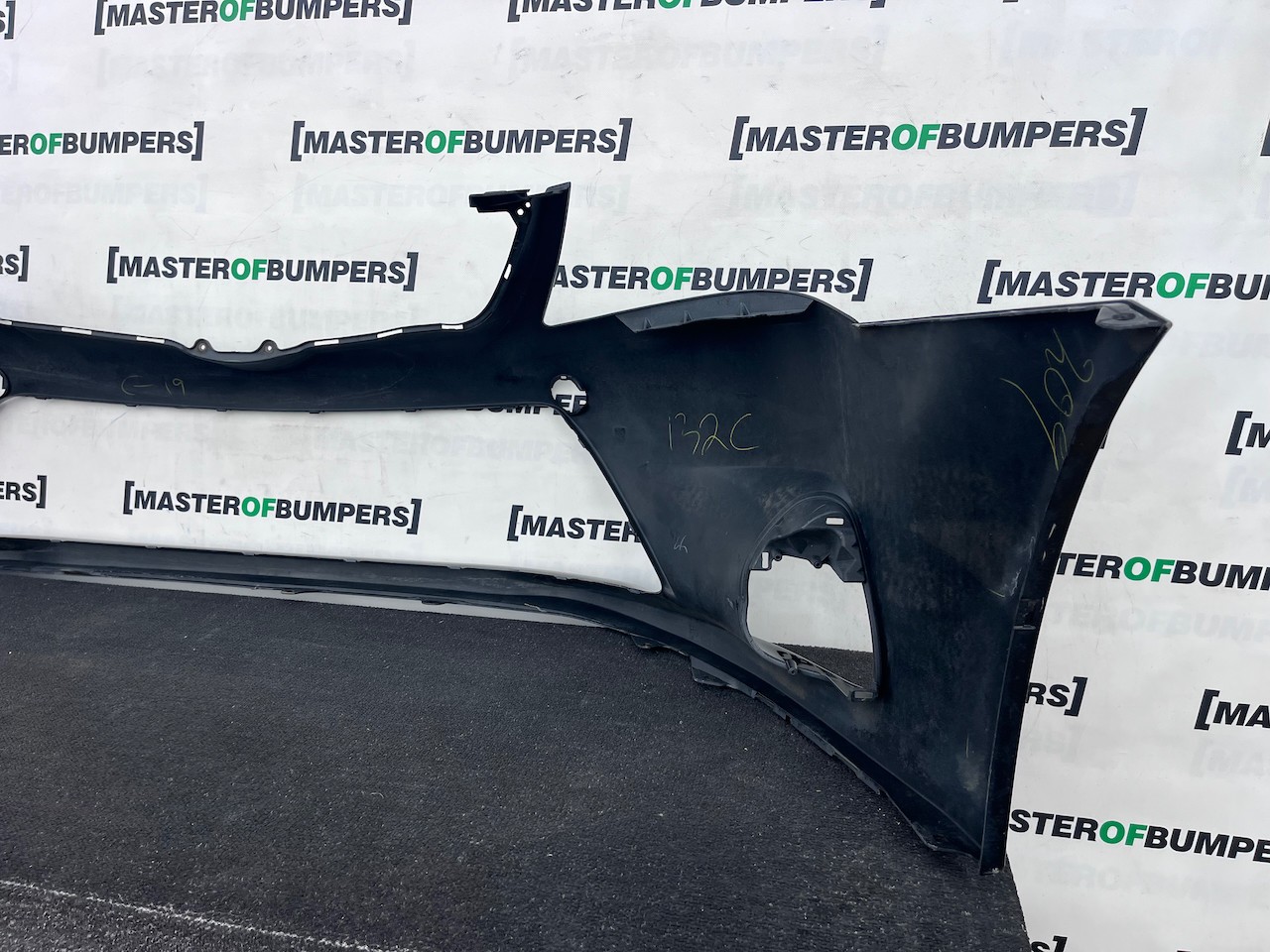 Toyota Avensis Saloon Estate Mk3 Lift 2012-2015 Front Bumper Genuine [t659]