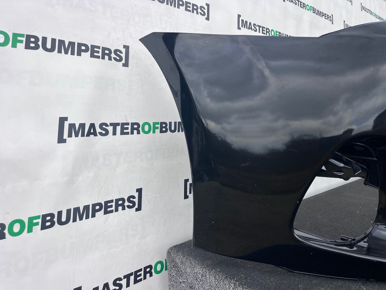 Toyota Avensis Saloon Estate Mk3 Lift 2012-2015 Front Bumper Genuine [t659]