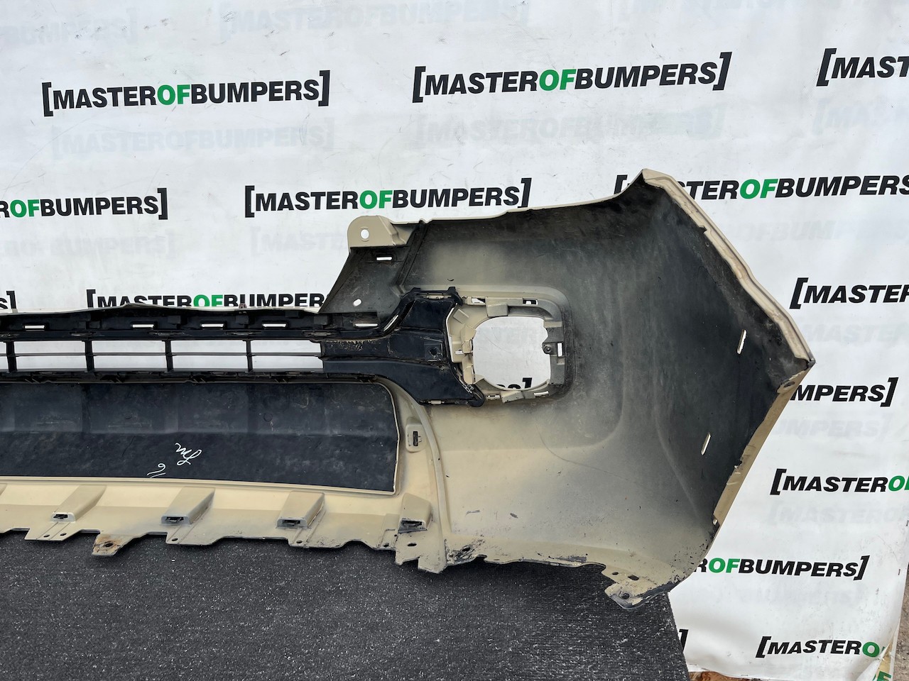 Toyota Tacoma Icon Pick Up N300 2016-2021 Front Bumper  Genuine [t672]