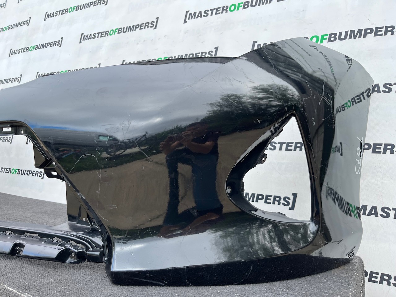 Toyota Auris Mk2 Hybrid Hatchback 2012-2015 Front Bumper No Pdc Genuine [t673]