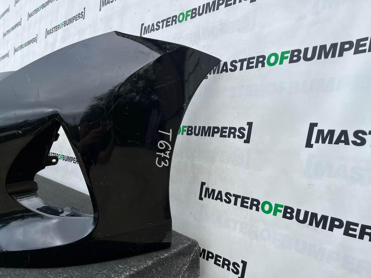 Toyota Auris Mk2 Hybrid Hatchback 2012-2015 Front Bumper No Pdc Genuine [t673]