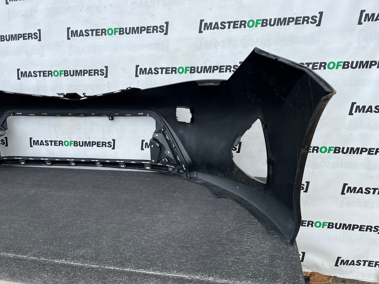 Toyota Auris Mk2 Hybrid Hatchback 2012-2015 Front Bumper No Pdc Genuine [t673]