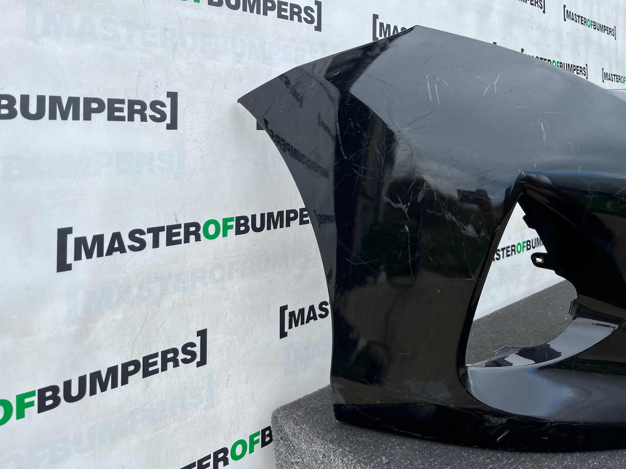 Toyota Auris Mk2 Hybrid Hatchback 2012-2015 Front Bumper No Pdc Genuine [t673]