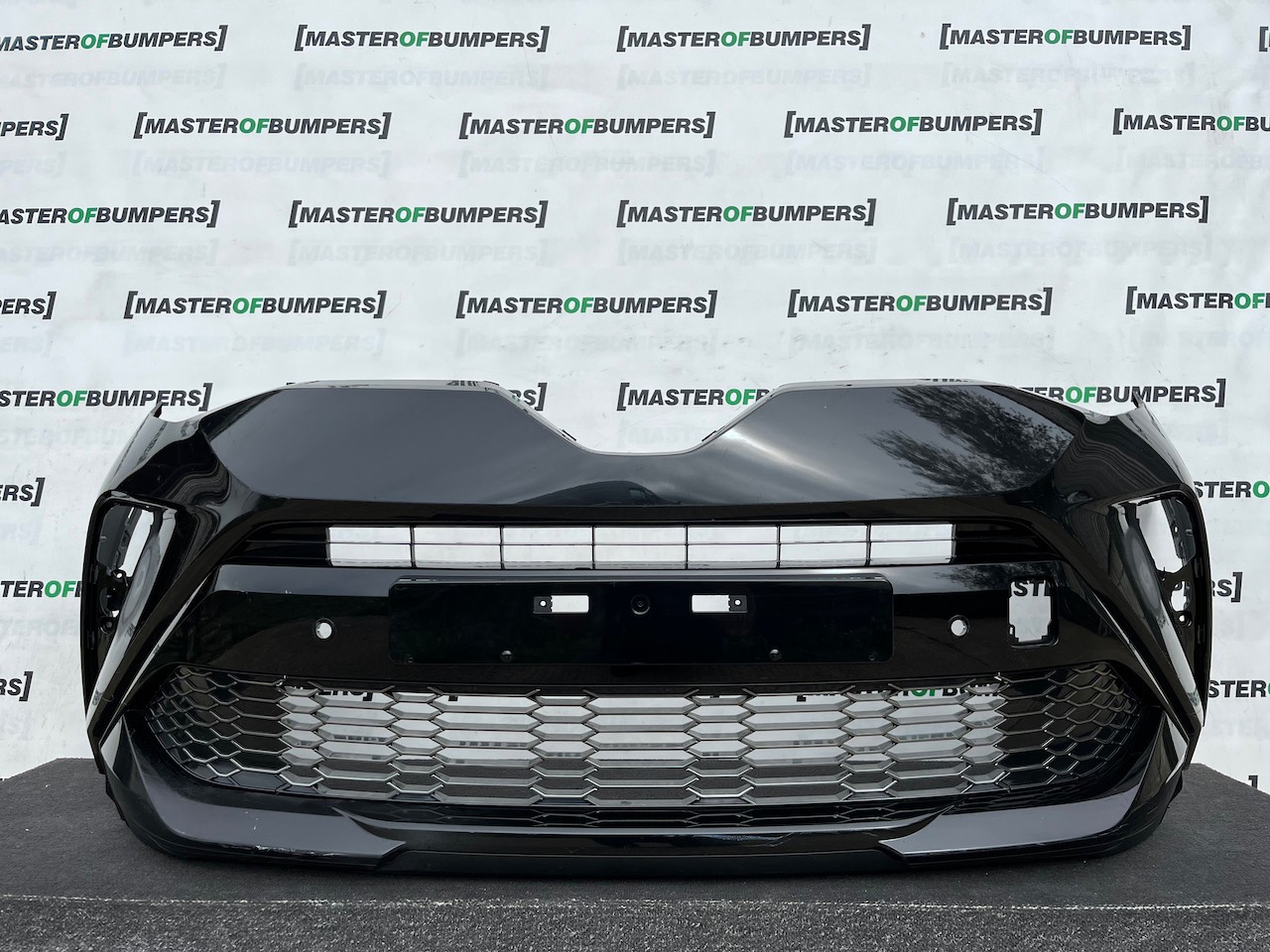 Toyota C-hr Gr Chr Gr Mk1 Facelift 2021-2023 Front Bumper 4 Pdc Genuine [t679]