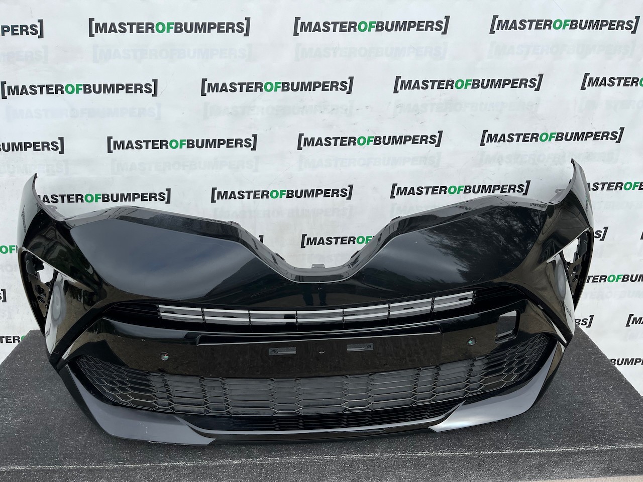 Toyota C-hr Gr Chr Gr Mk1 Facelift 2021-2023 Front Bumper 4 Pdc Genuine [t679]