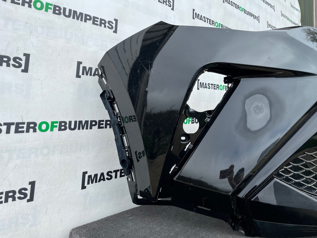 Toyota C-hr Gr Chr Gr Mk1 Facelift 2021-2023 Front Bumper 4 Pdc Genuine [t679]
