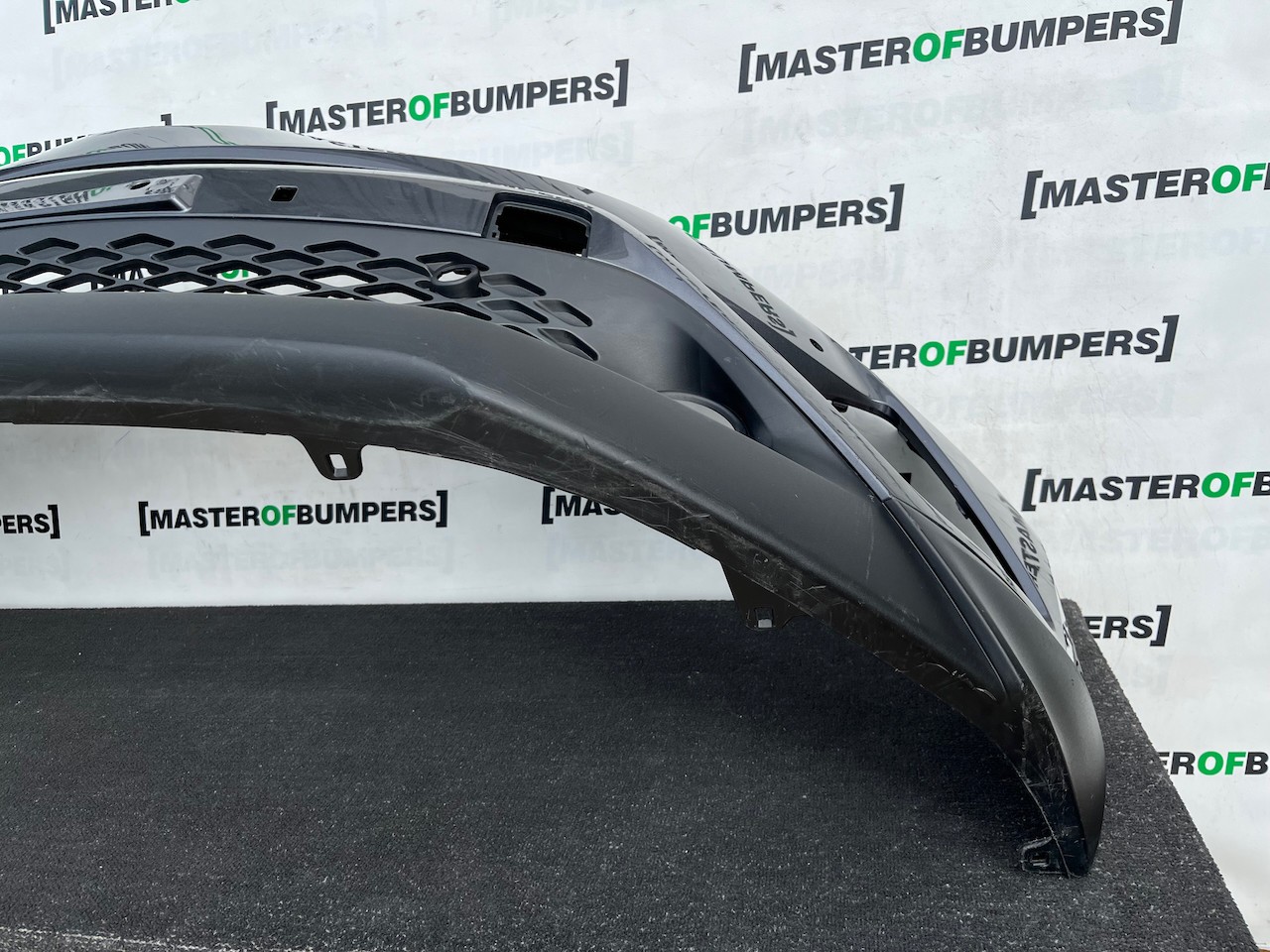 Toyota C-hr Chr Excel Dynamic 2016-2020 Front Bumper 6 Pdc Genuine [t682]