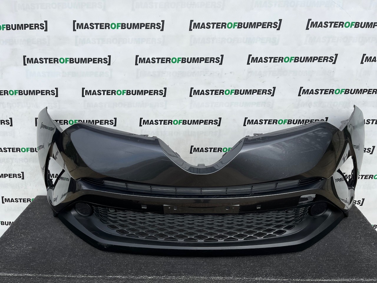 Toyota C-hr Chr Excel Dynamic 2016-2020 Front Bumper 6 Pdc Genuine [t682]