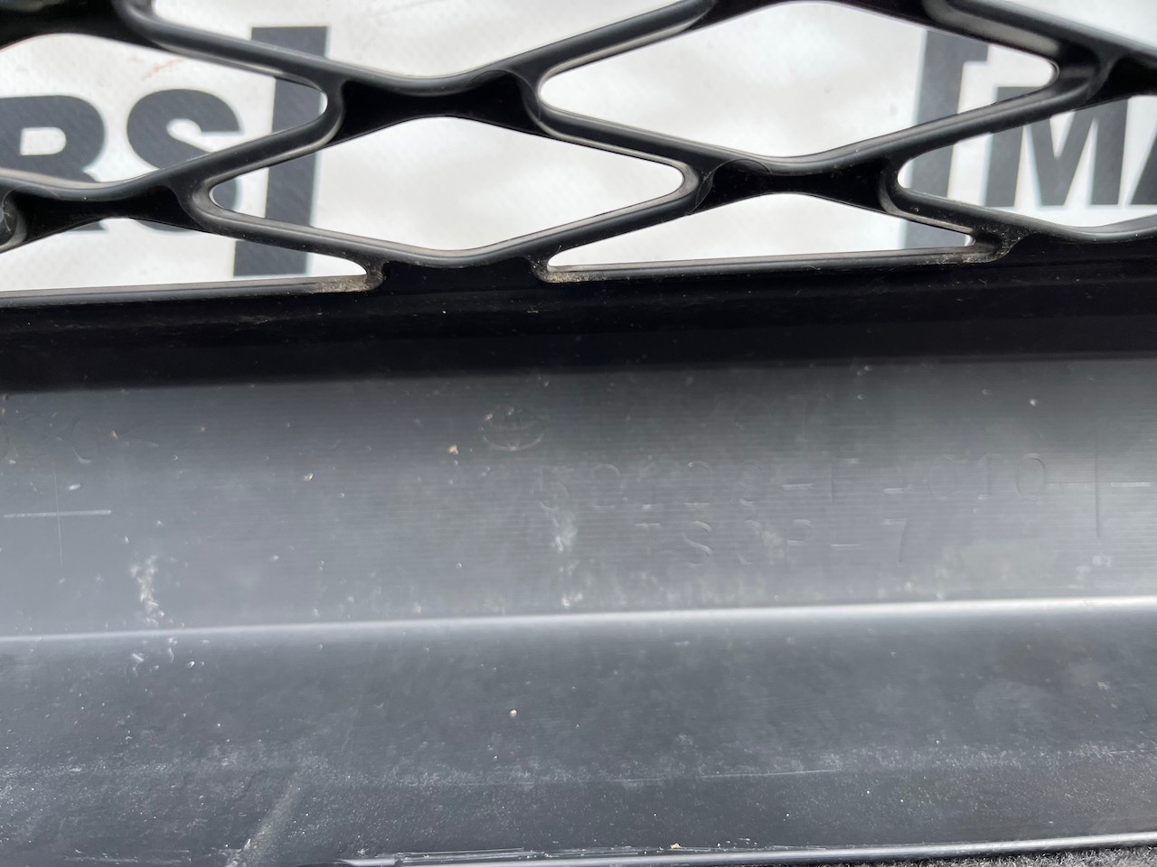 Toyota C-hr Chr Excel Dynamic 2016-2020 Front Bumper 6 Pdc Genuine [t682]