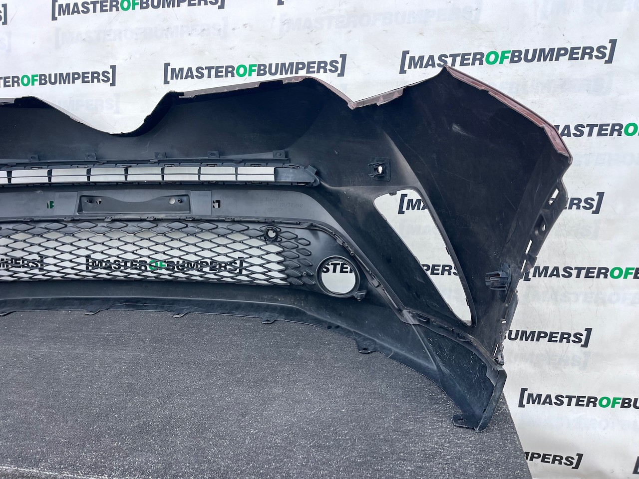 Toyota C-hr Chr Excel Dynamic 2016-2020 Front Bumper 6 Pdc Genuine [t684]