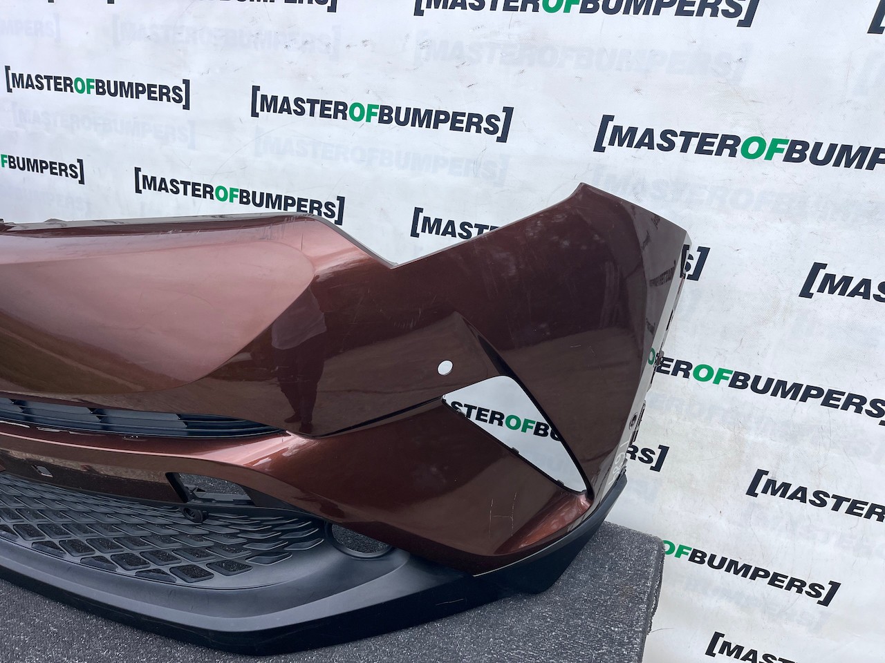 Toyota C-hr Chr Excel Dynamic 2016-2020 Front Bumper 6 Pdc Genuine [t684]