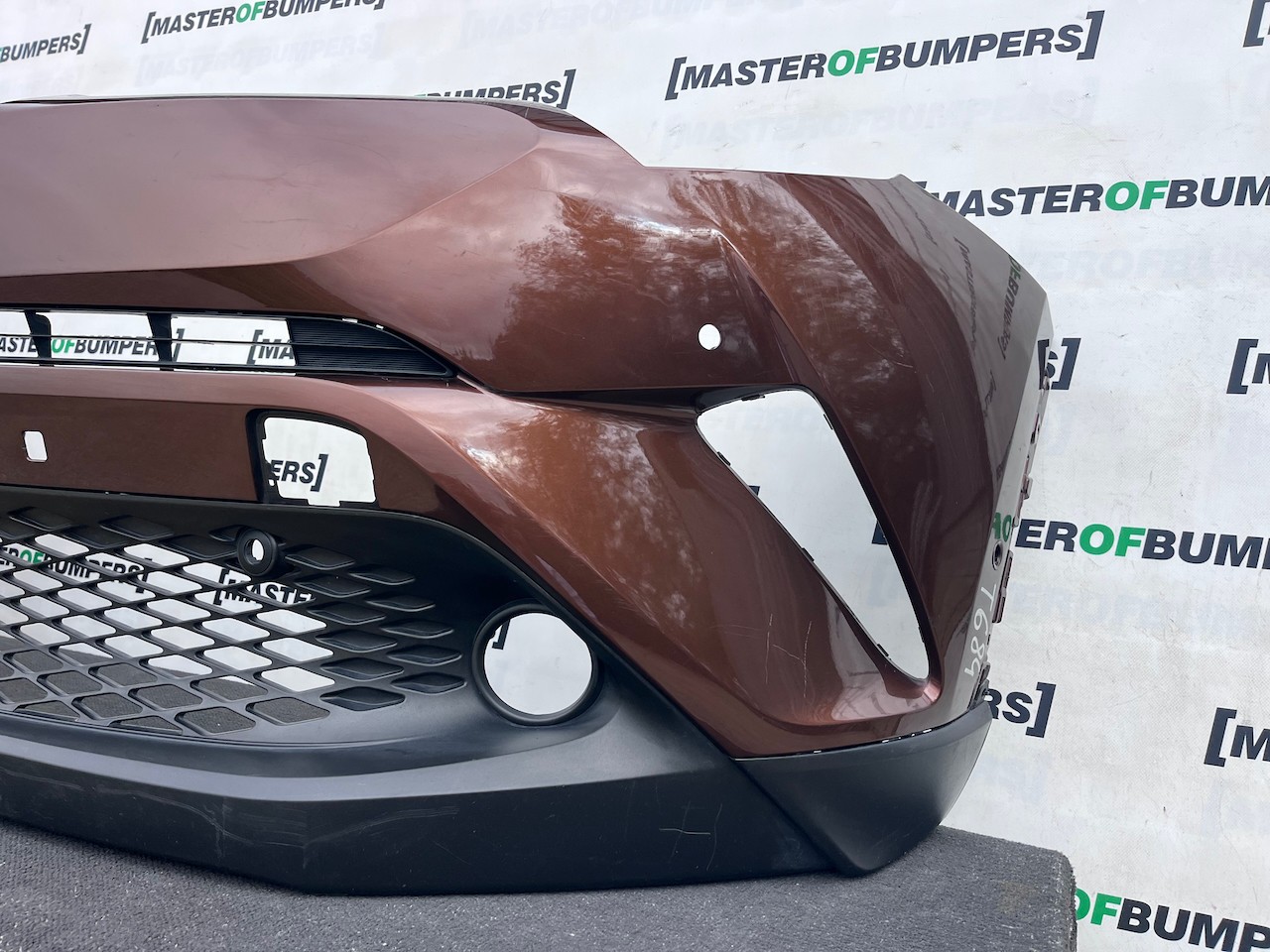 Toyota C-hr Chr Excel Dynamic 2016-2020 Front Bumper 6 Pdc Genuine [t684]