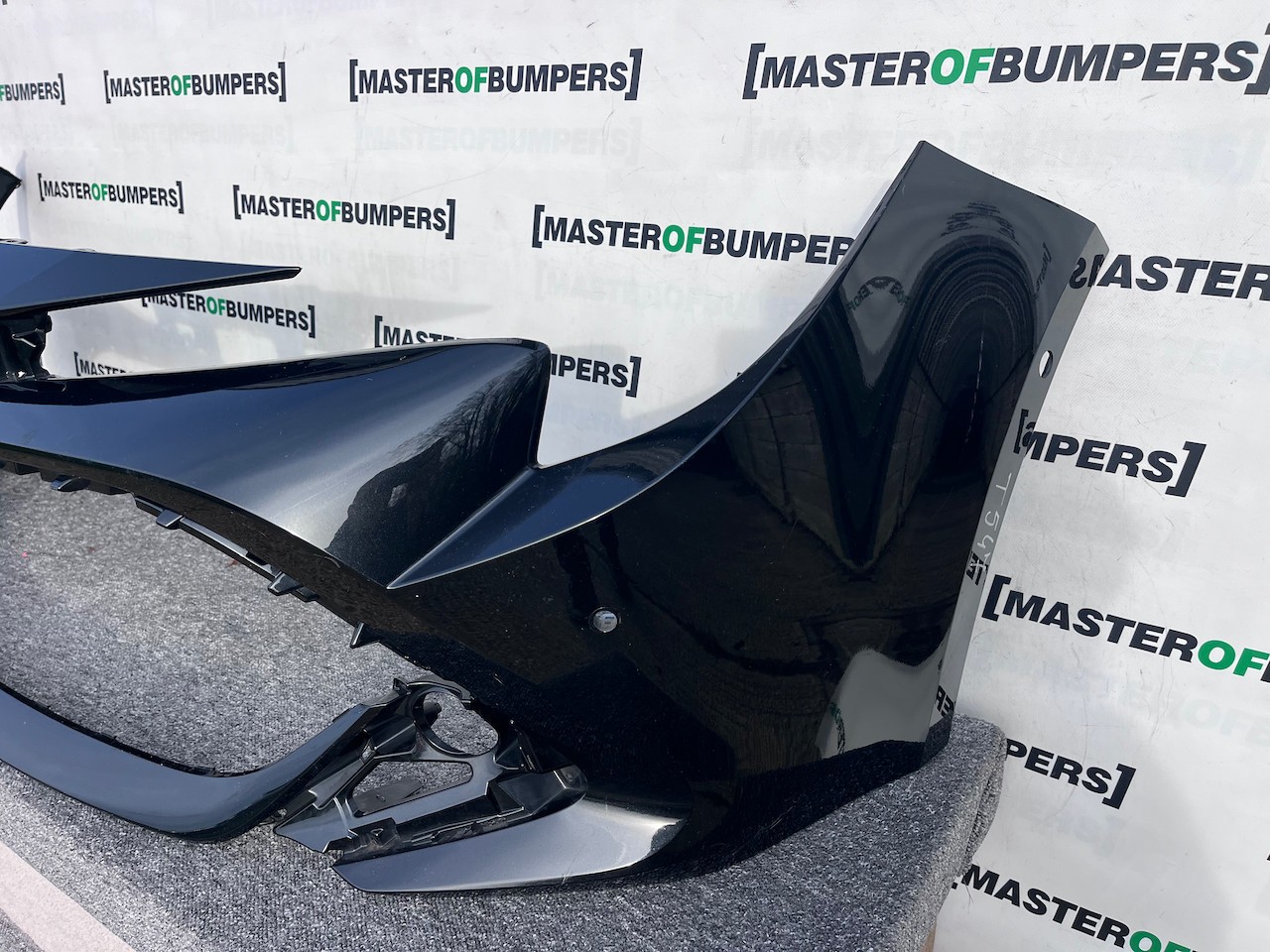 Toyota Corolla Hybrid Vvt Touring 2019-2023 Front Bumper 6 Pdc Genuine [t547]