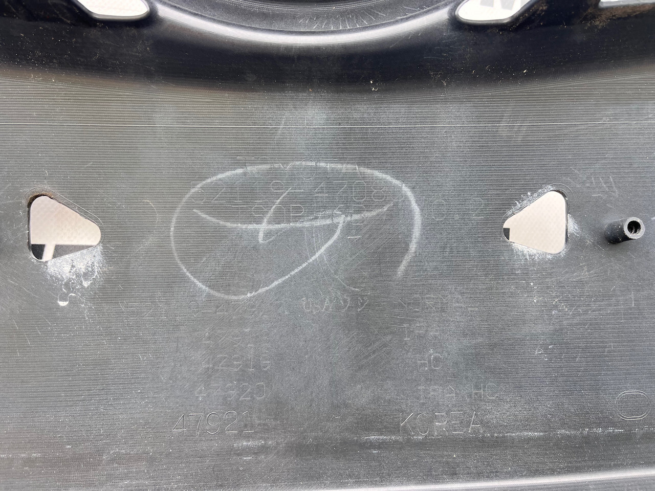 Toyota Prius Mk3 Hatchback 2009-2012 Front Bumper No Pdc No Jets Genuine [t518]